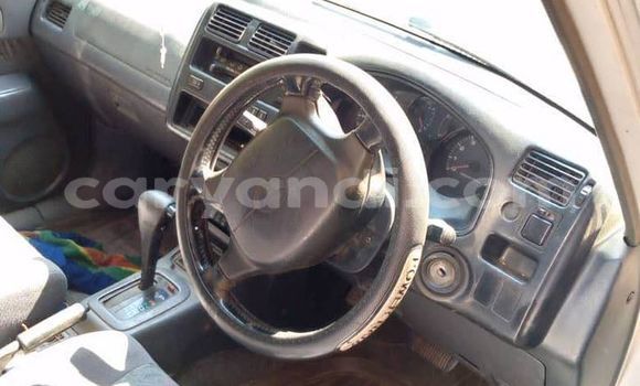 Acheter Occasion Voiture Toyota RAV4 Blanc à Lusaka, Zambie Acheter Occasion Voiture Toyota RAV4 Blanc à Lusaka, Zambie