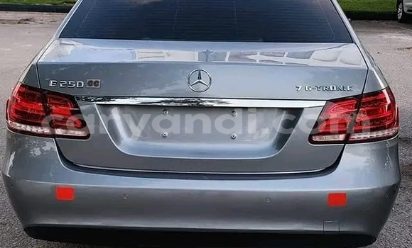 Acheter Occasion Voiture Mercedes‒Benz 190 SL Autre à Itezhi–Tezhi, Du sud Acheter Occasion Voiture Mercedes‒Benz 190 SL Autre à Itezhi–Tezhi, Du sud