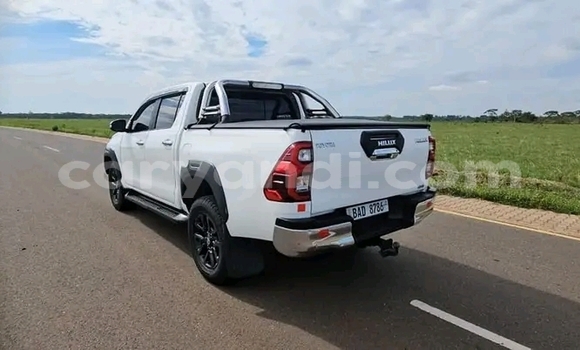 Buy Used Toyota Hilux White Car in Choma in Southern Buy Used Toyota Hilux White Car in Choma in Southern