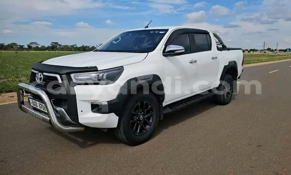 Buy Used Toyota Hilux White Car in Choma in Southern Buy Used Toyota Hilux White Car in Choma in Southern