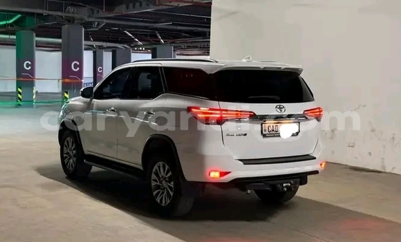 Acheter Occasion Voiture Toyota Fortuner Blanc à Choma, Du sud Acheter Occasion Voiture Toyota Fortuner Blanc à Choma, Du sud