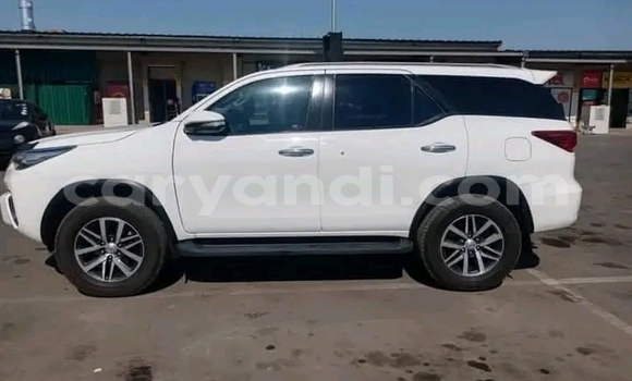 Buy Used Toyota Fortuner White Car in Choma in Southern Buy Used Toyota Fortuner White Car in Choma in Southern