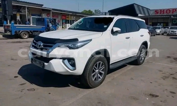 Acheter Occasion Voiture Toyota Fortuner Blanc à Choma, Du sud Acheter Occasion Voiture Toyota Fortuner Blanc à Choma, Du sud