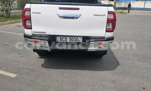 Acheter Occasion Voiture Toyota Hilux Blanc à Lusaka, Zambie Acheter Occasion Voiture Toyota Hilux Blanc à Lusaka, Zambie