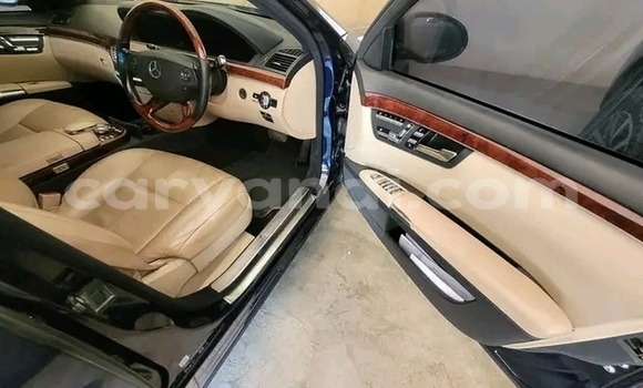 Buy Used Mercedes-Benz E200 Black Car in Lusaka in Zambia