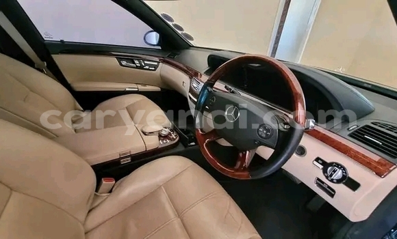 Acheter Occasion Voiture Mercedes-Benz E200 Noir à Lusaka, Zambie Acheter Occasion Voiture Mercedes-Benz E200 Noir à Lusaka, Zambie