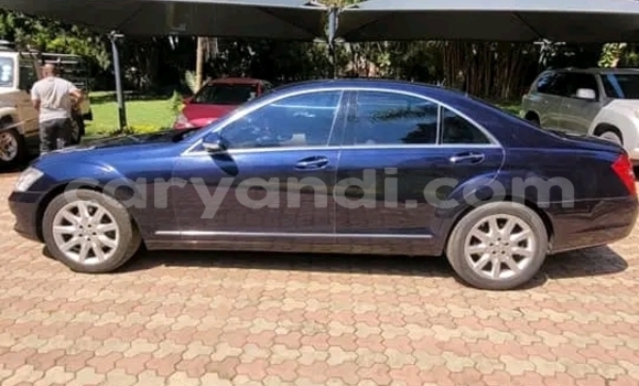 Acheter Occasion Voiture Mercedes-Benz E200 Noir à Lusaka, Zambie Acheter Occasion Voiture Mercedes-Benz E200 Noir à Lusaka, Zambie