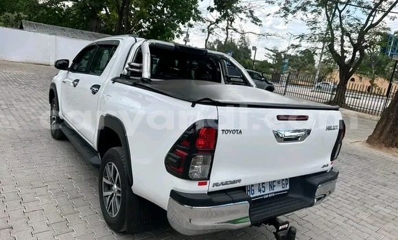 Buy Used Toyota Hilux White Car in Lusaka in Zambia Buy Used Toyota Hilux White Car in Lusaka in Zambia