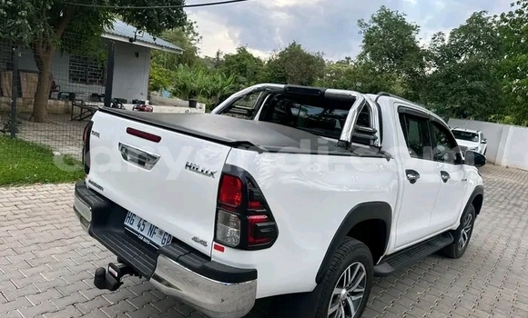 Buy Used Toyota Hilux White Car in Lusaka in Zambia Buy Used Toyota Hilux White Car in Lusaka in Zambia