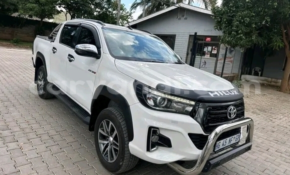 Buy Used Toyota Hilux White Car in Lusaka in Zambia Buy Used Toyota Hilux White Car in Lusaka in Zambia