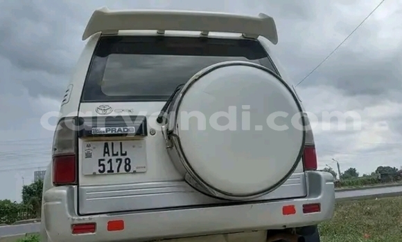 Acheter Occasion Voiture Toyota Prado Blanc à Lusaka, Zambie Acheter Occasion Voiture Toyota Prado Blanc à Lusaka, Zambie