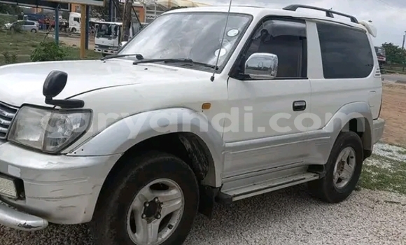 Acheter Occasion Voiture Toyota Prado Blanc à Lusaka, Zambie Acheter Occasion Voiture Toyota Prado Blanc à Lusaka, Zambie
