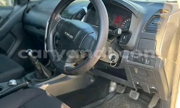 Acheter Occasion Voiture Isuzu KB Blanc à Lusaka, Zambie Acheter Occasion Voiture Isuzu KB Blanc à Lusaka, Zambie