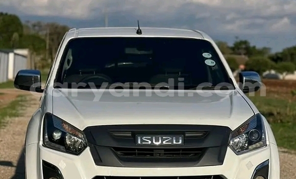 Acheter Occasion Voiture Isuzu KB Blanc à Lusaka, Zambie Acheter Occasion Voiture Isuzu KB Blanc à Lusaka, Zambie