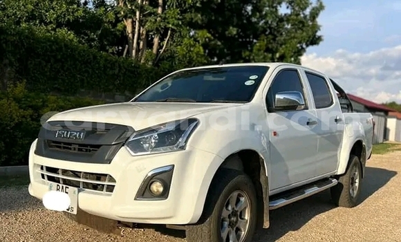 Acheter Occasion Voiture Isuzu KB Blanc à Lusaka, Zambie Acheter Occasion Voiture Isuzu KB Blanc à Lusaka, Zambie