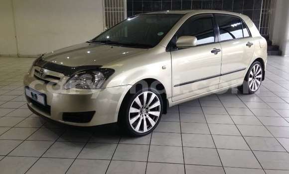 Acheter Occasion Voiture Toyota Runx Gris à Livingstone, Zambie