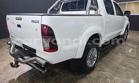 Acheter Occasion Voiture Toyota Hilux Blanc à Livingstone, Zambie Acheter Occasion Voiture Toyota Hilux Blanc à Livingstone, Zambie