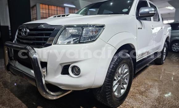 Acheter Occasion Voiture Toyota Hilux Blanc à Livingstone, Zambie Acheter Occasion Voiture Toyota Hilux Blanc à Livingstone, Zambie
