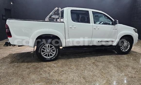 Acheter Occasion Voiture Toyota Hilux Blanc à Livingstone, Zambie Acheter Occasion Voiture Toyota Hilux Blanc à Livingstone, Zambie