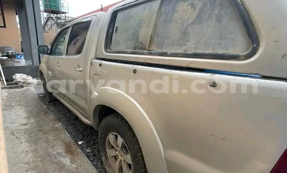 Tenga Tsaru Toyota Hilux Zvimwe Mota in Choma in Southern Tenga Tsaru Toyota Hilux Zvimwe Mota in Choma in Southern