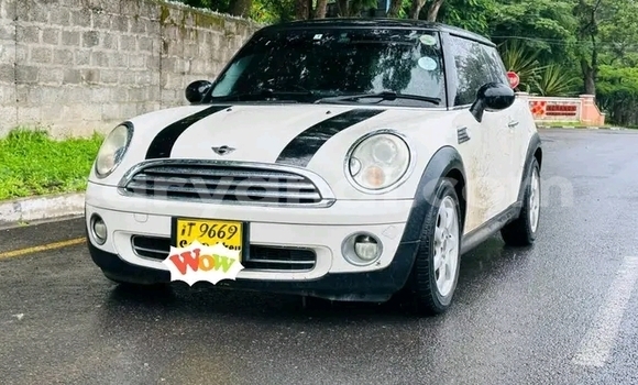 Buy Used Mini Cooper S clubman White Car in Import - Dubai in Zambia Buy Used Mini Cooper S clubman White Car in Import - Dubai in Zambia