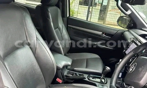 Acheter Occasion Voiture Toyota Hilux Blanc à Lusaka, Zambie