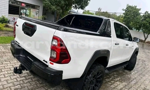 Tenga Tsaru Toyota Hilux Chena Mota in Lusaka in Zambia Tenga Tsaru Toyota Hilux Chena Mota in Lusaka in Zambia