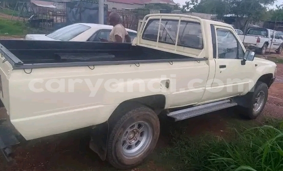 Buy Used Toyota Hilux White Car in Choma in Southern Buy Used Toyota Hilux White Car in Choma in Southern