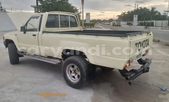 Buy Used Toyota Hilux White Car in Choma in Southern Buy Used Toyota Hilux White Car in Choma in Southern