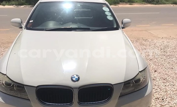 Buy Used BMW 3200 White Car in Lusaka in Zambia