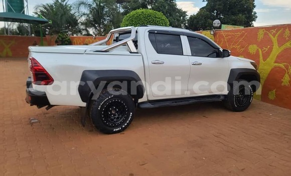 Buy Used Toyota Hilux White Car in Lusaka in Zambia Buy Used Toyota Hilux White Car in Lusaka in Zambia