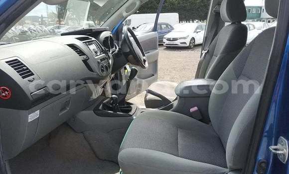 Tenga Tsaru Toyota Hilux Bhuruu Mota in Lusaka in Zambia Tenga Tsaru Toyota Hilux Bhuruu Mota in Lusaka in Zambia