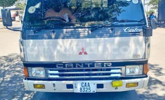 Buy Used Mitsubishi Canter White Truck in Lusaka in Zambia