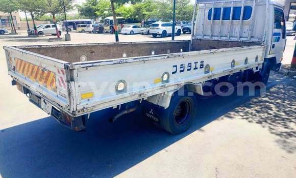 Tenga Tsaru Mitsubishi Canter Chena Rori in Lusaka in Zambia Tenga Tsaru Mitsubishi Canter Chena Rori in Lusaka in Zambia