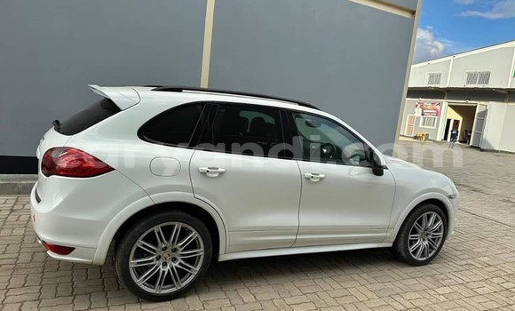 Tenga Tsaru Porsche Cayenne Chena Mota in Lusaka in Zambia Tenga Tsaru Porsche Cayenne Chena Mota in Lusaka in Zambia