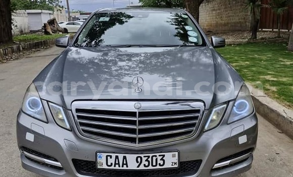 Tenga Tsaru Mercedes‒Benz E–Class Zvimwe Mota in Lusaka in Zambia