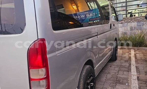 Tenga Tsaru Toyota Hiace Zvimwe Mota in Lusaka in Zambia Tenga Tsaru Toyota Hiace Zvimwe Mota in Lusaka in Zambia