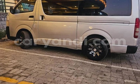 Tenga Tsaru Toyota Hiace Zvimwe Mota in Lusaka in Zambia Tenga Tsaru Toyota Hiace Zvimwe Mota in Lusaka in Zambia