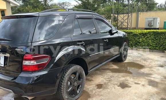 Tenga Tsaru Mercedes‒Benz ML–Class Nhema Mota in Choma in Southern Tenga Tsaru Mercedes‒Benz ML–Class Nhema Mota in Choma in Southern