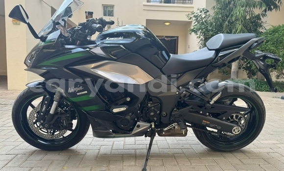 Nunua Ilio tumika Kawasaki Ninja Beige Bike ndani ya Lusaka nchini Zambia Nunua Ilio tumika Kawasaki Ninja Beige Bike ndani ya Lusaka nchini Zambia