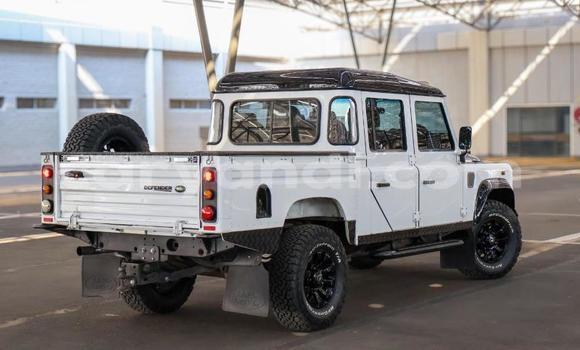 Buy Used Land Rover Defender White Car in Livingstone in Zambia Buy Used Land Rover Defender White Car in Livingstone in Zambia