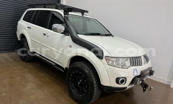 Buy Used Mitsubishi Pajero White Car in Livingstone in Zambia Buy Used Mitsubishi Pajero White Car in Livingstone in Zambia