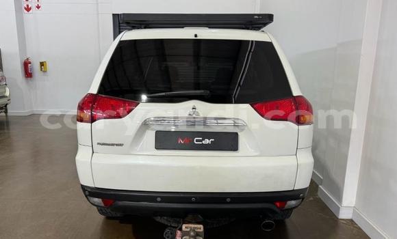 Buy Used Mitsubishi Pajero White Car in Livingstone in Zambia Buy Used Mitsubishi Pajero White Car in Livingstone in Zambia