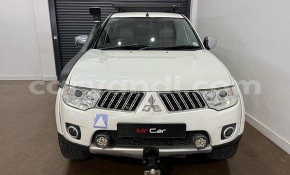 Buy Used Mitsubishi Pajero White Car in Livingstone in Zambia Buy Used Mitsubishi Pajero White Car in Livingstone in Zambia
