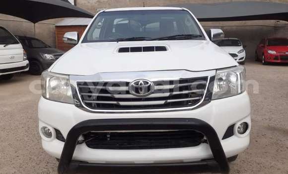 Acheter Occasion Voiture Toyota Hilux Blanc à Livingstone, Zambie Acheter Occasion Voiture Toyota Hilux Blanc à Livingstone, Zambie