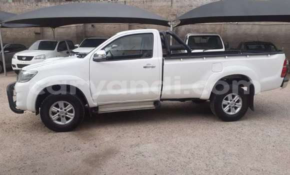 Acheter Occasion Voiture Toyota Hilux Blanc à Livingstone, Zambie Acheter Occasion Voiture Toyota Hilux Blanc à Livingstone, Zambie