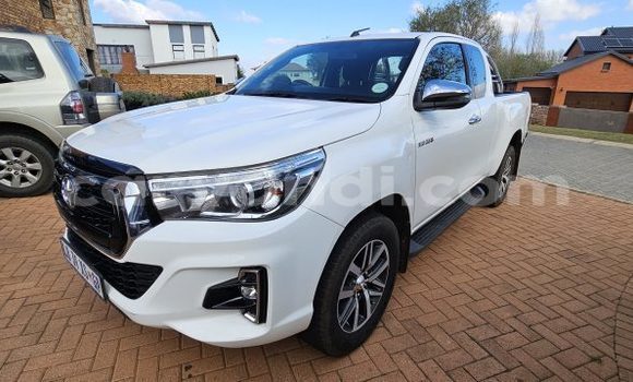 Acheter Occasion Voiture Toyota Hilux Blanc à Livingstone, Zambie