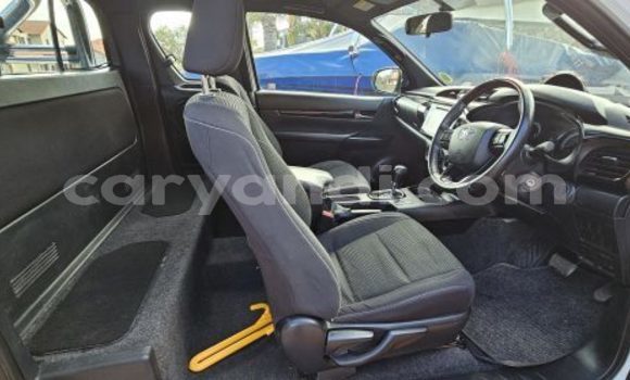 Acheter Occasion Voiture Toyota Hilux Blanc à Livingstone, Zambie Acheter Occasion Voiture Toyota Hilux Blanc à Livingstone, Zambie