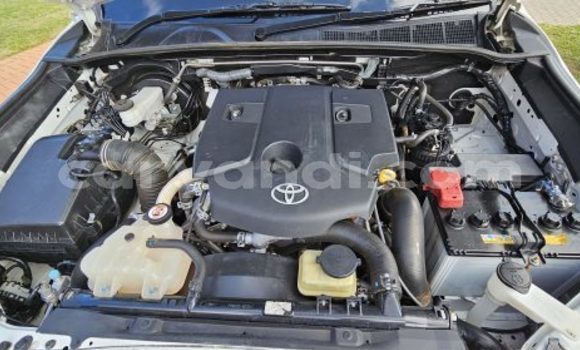 Acheter Occasion Voiture Toyota Hilux Blanc à Livingstone, Zambie Acheter Occasion Voiture Toyota Hilux Blanc à Livingstone, Zambie