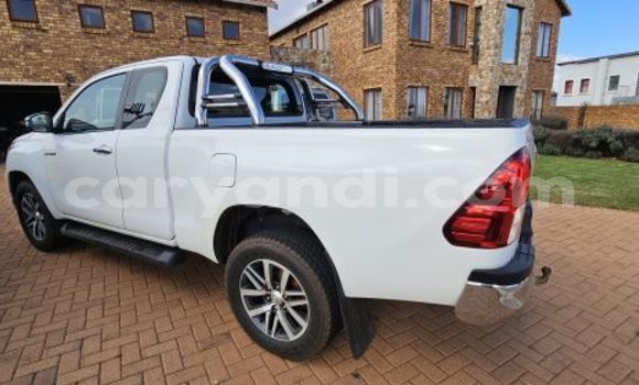 Acheter Occasion Voiture Toyota Hilux Blanc à Livingstone, Zambie Acheter Occasion Voiture Toyota Hilux Blanc à Livingstone, Zambie